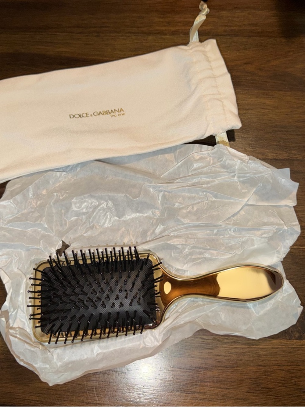 ππ Dolce & Gabbana Gold Paddle Brush Hairbrush with Pouch - Picture 3 of 10